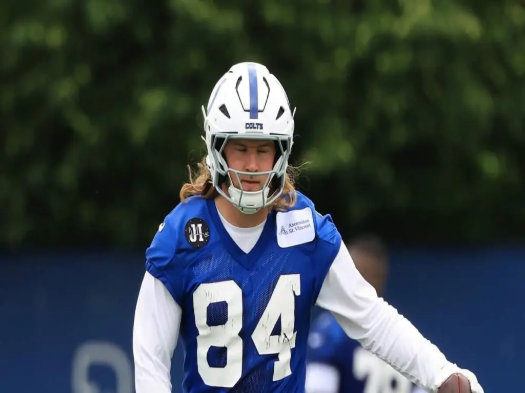 Colts tight end Tyler Warren running drills at training camp.