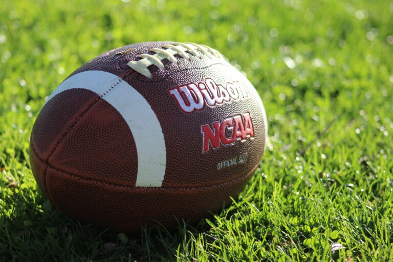 NM State Western Kentucky recap: a football game in a stadium at night, Week 5, Pitt vs. Virginia Tech